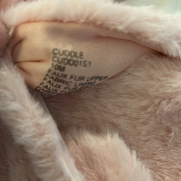 Steve Madden cuddle fur slippers - Picture 3 of 3
